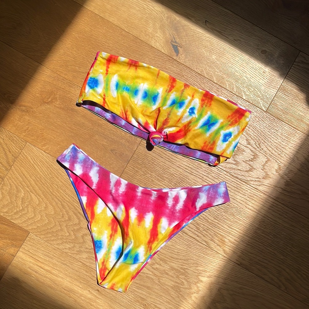 Tie-Dye Adorable Bikini Set in Small! Beach Day! Tube top tie style. So Cute!
